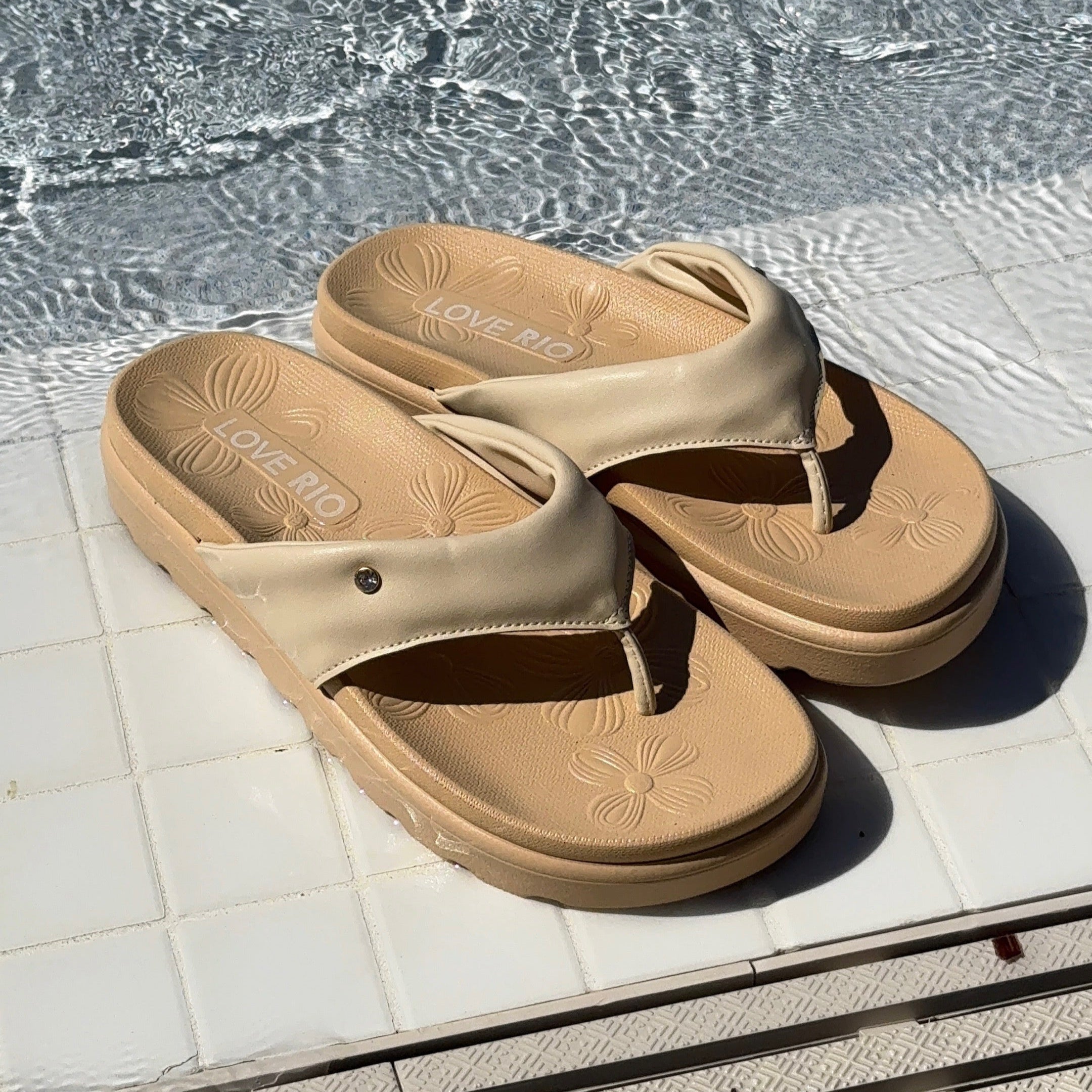 Love Rio Leblon Seaside Thong Sandal - Cream